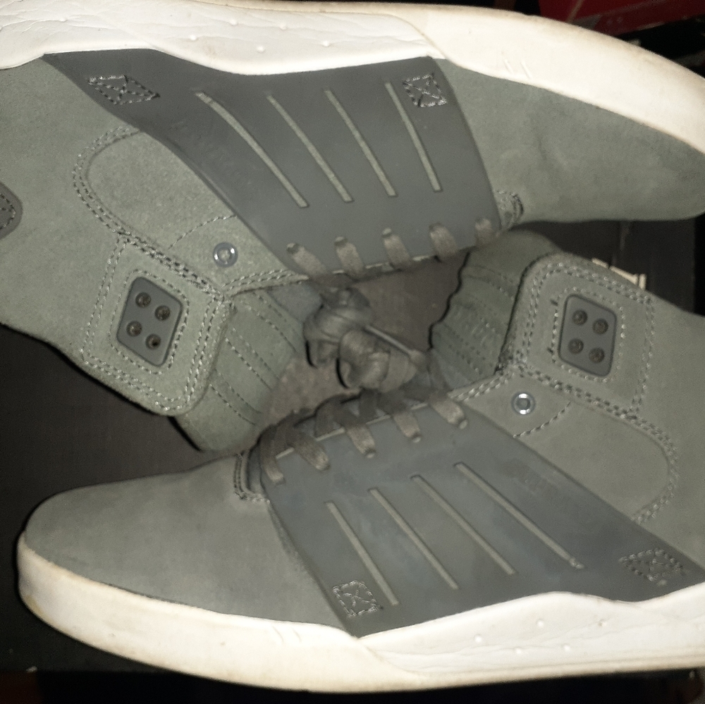 Buy or im donating to charity Supra Skytop 3